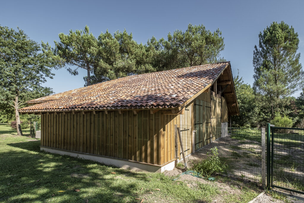 couverture de toiture réalisée par robert cassagne artisan couvreur à capbreton