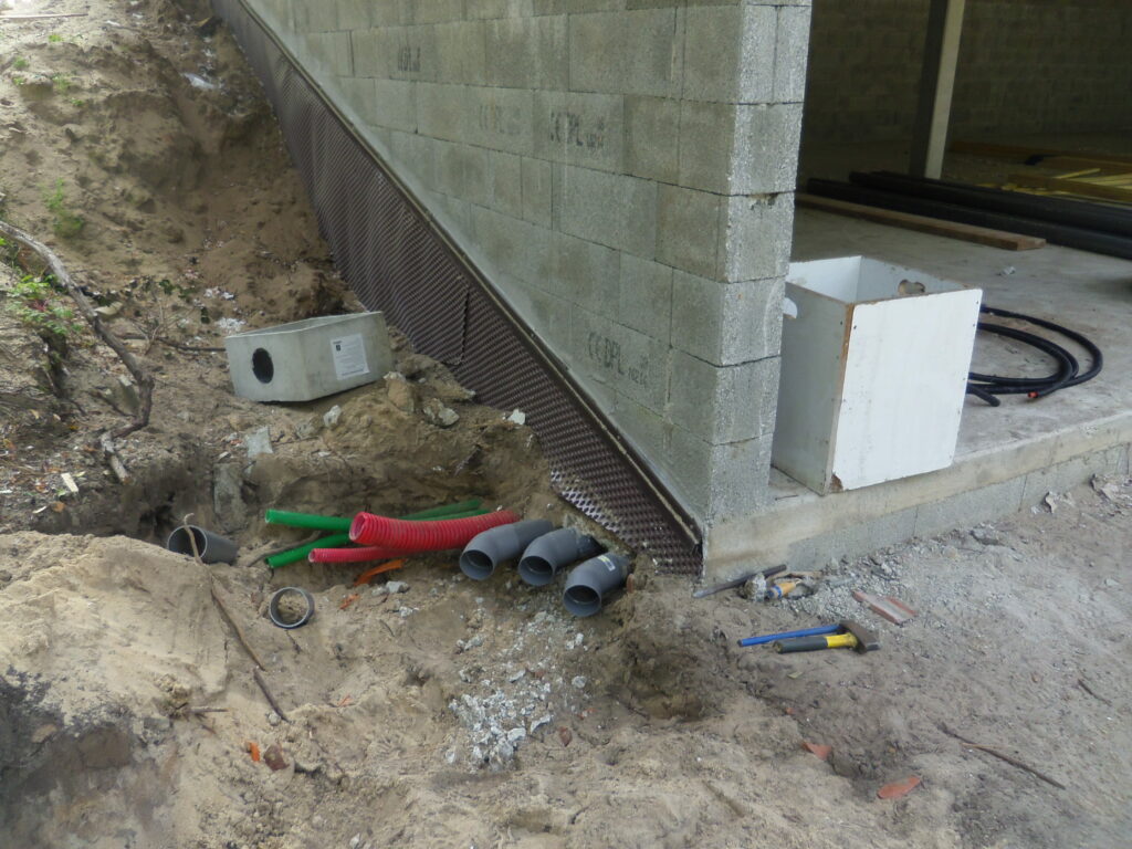 maison en construction réalisée par robert cassagne, maçon à seignosse